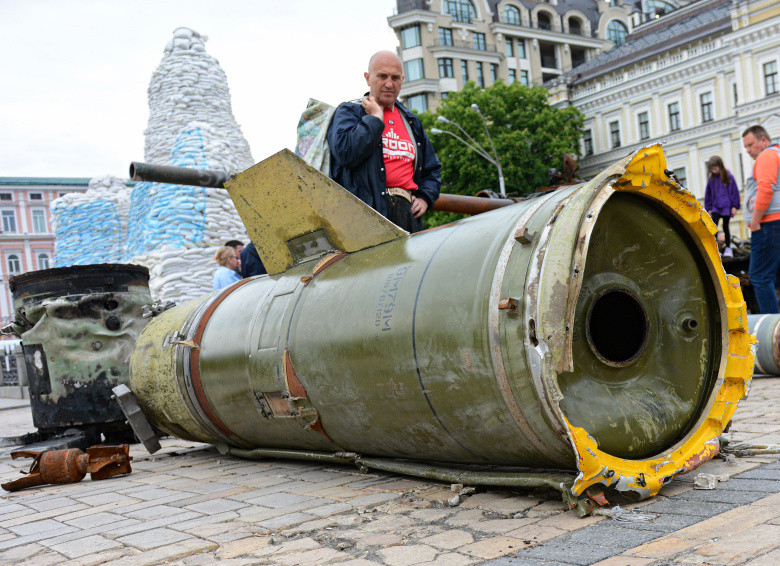 Часть российской ракеты на выставке в Киеве