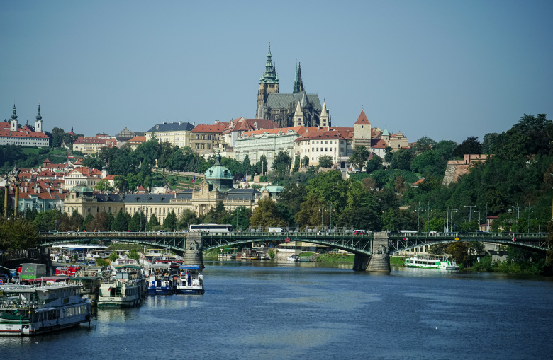 Прага, вид на Старый город и реку Влтава