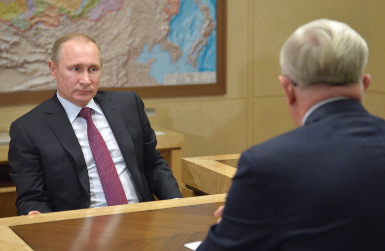 Владимир Путин и президент РСПП Александр Шохин во время встречи в резиденции Ново-Огарево.