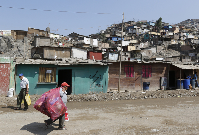 Жители одного из районов Лимы, Перу