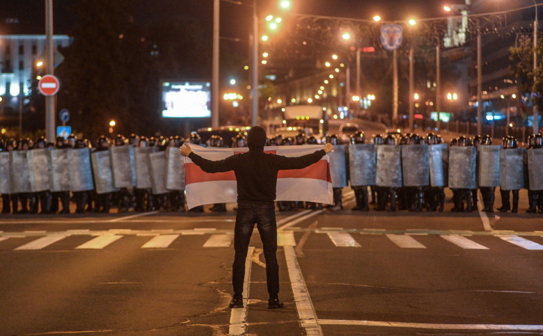 Протесты в Минске после закрытия избирательных участков на президентских выборах. Фото: Tatyana Zenkovich / EPA / TASS