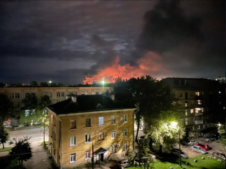 Пожар после атаки беспилотников в Псковской области