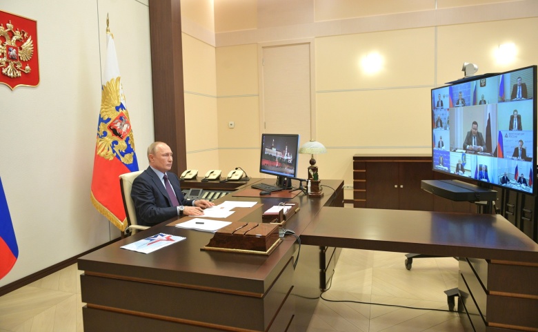 Владимир Путин на совещании по вопросам поддержки экономики и социальной сферы. Фото: kremlin.ru