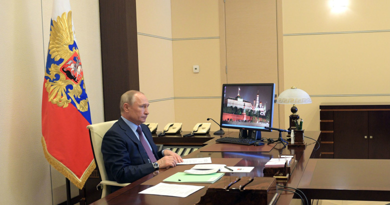 Владимир Путин на совещании по вопросам банковского кредитования экономики в режиме видеоконференции. Фото: kremlin.ru