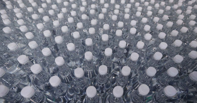 Производство пластиковых бутылок. Фото: Regis Duvignau / Reuters