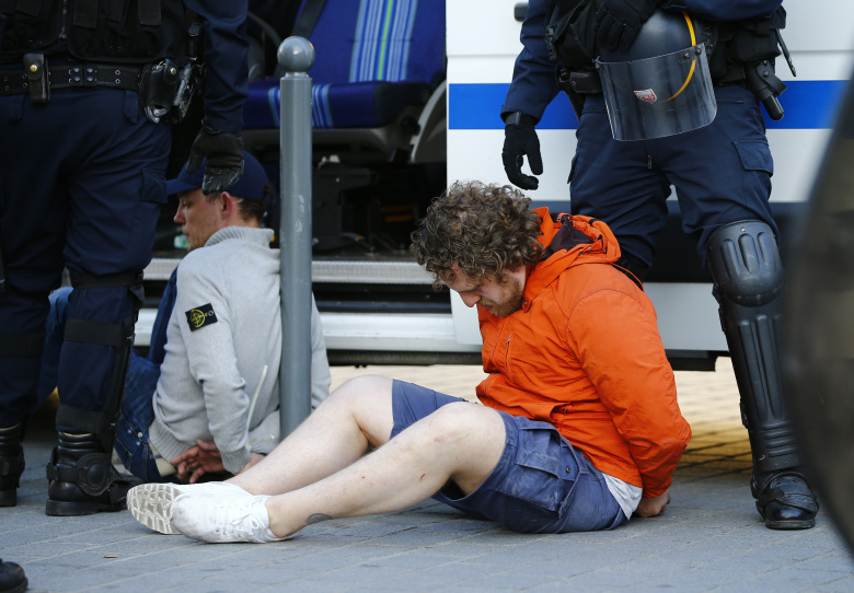 Российские болельщики, задержанные полицией в Лилле