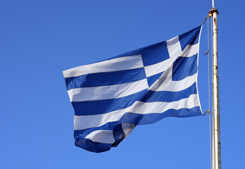 От санкций против российского нефтяного экспорта неожиданно выиграли греческие судовладельцы: теневой флот, перевозящий российскую нефть, часто ходит под флагом Греции