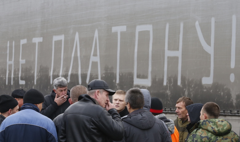 Массовая акция протеста дальнобойщиков в Ростове-на-Дону.