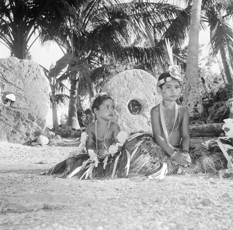 Каменные деньги острова Яп. Фото: Mary Knoll / Three Lions / Getty Images