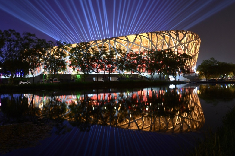 Национальный стадион, или "Птичье гнездо", в Пекине, построенный по проекту швейцарского архбюро Herzog & de Meuron  Фото: Imago / Global Look Press