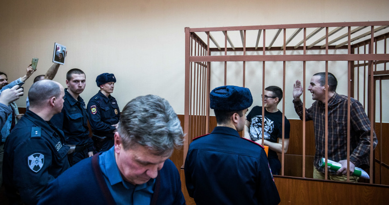 Обвиняемые по делу организации "Сеть": Виктор Филинков и Юлий Бояршинов. Фото: Давид Френкель
