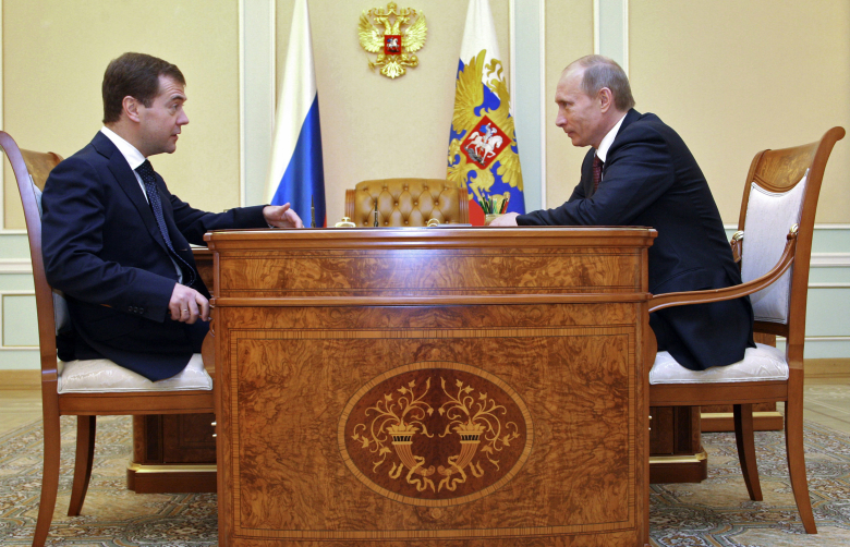 Президент Медеведев и премьер Путин, 25 декабря 2008 года. Фото: /Mikhail Klimentyev / Kremlin / Reuters