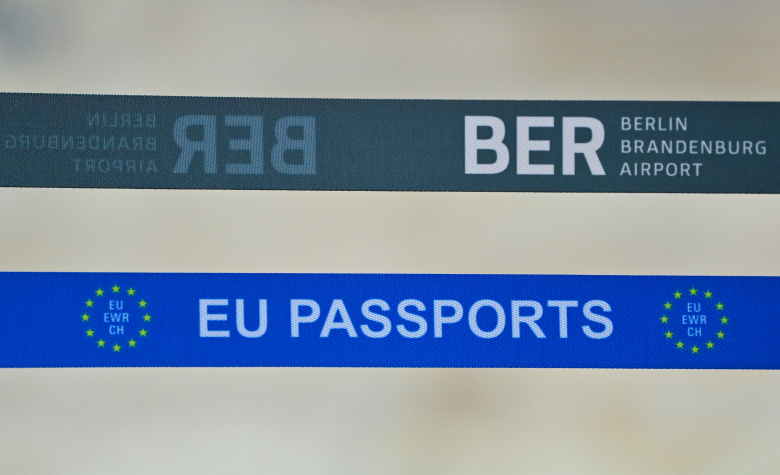 Паспорта Германии - самые сильные в Евросоюзе: с ними можно без визы попасть в 191 страну мира