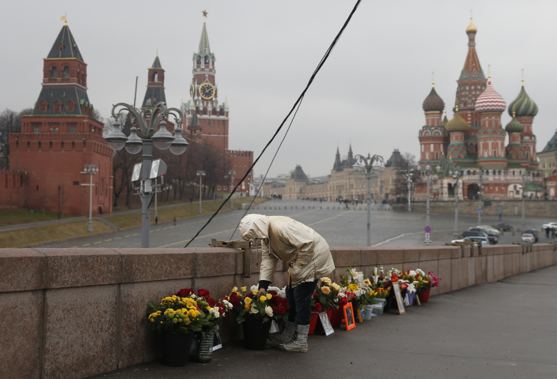 На месте убийства Бориса Немцова. Фото: Maxim Shemetov / Reuters