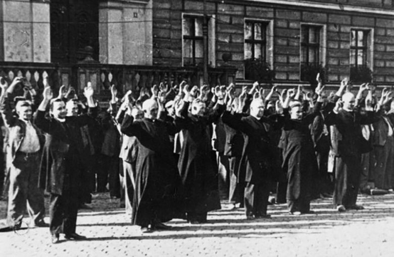 Католические священники и миряне, взятые в заложники в польском Быдгоще, 9 сентября 1939