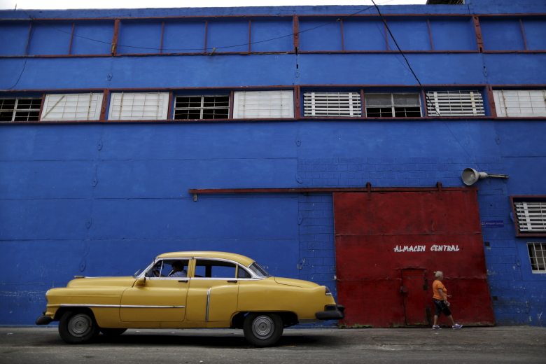 Машины на улице Гаваны, Куба, 2016. Фото: Ueslei Marcelino / Reuters