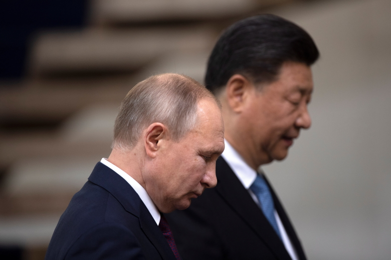 Владимир Путин и Си Цзиньпин. Фото: Andre Coelho / EPA / TASS