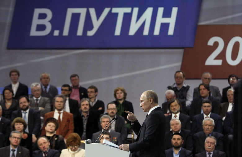 Владимир Путин во время предвыборной речи в 2012 году.