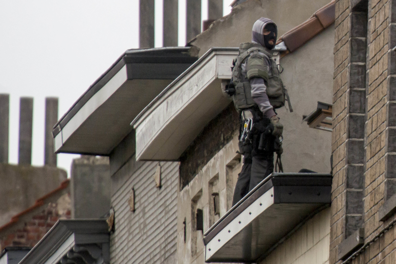 Антитеррористическая операция в Брюсселе в связи с парижскими терактами.