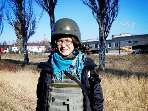 Анна Домбровская во время работы в зоне АТО