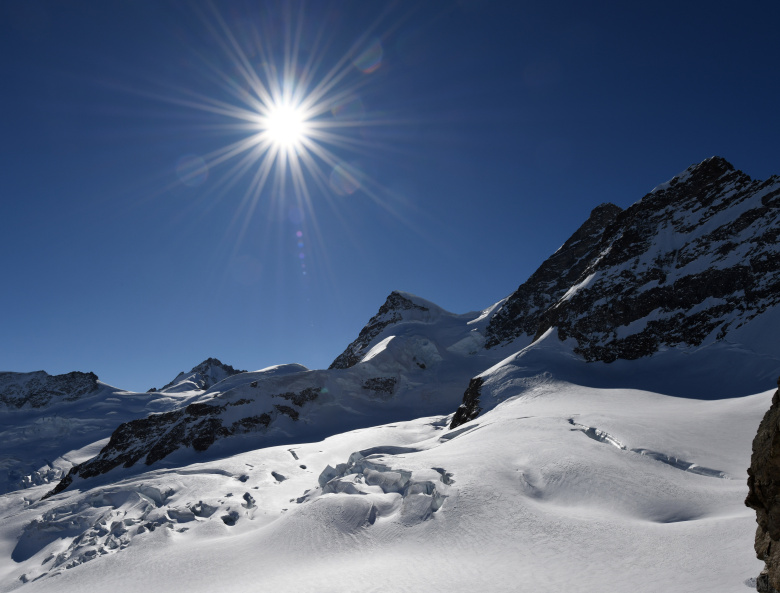Швейцарские Альпы, вид на вершину Юнгфрау