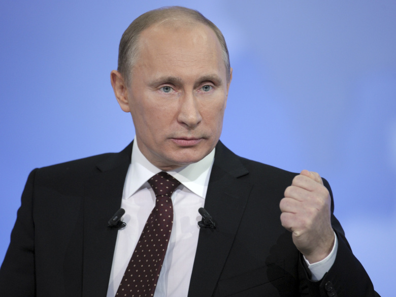 Владимир Путин во время прямой линии, 2011. Фото: Alexei Nikolsky / RIA Novosti / Reuters