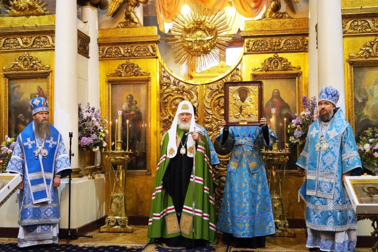 Патриарх Кирилл на службе