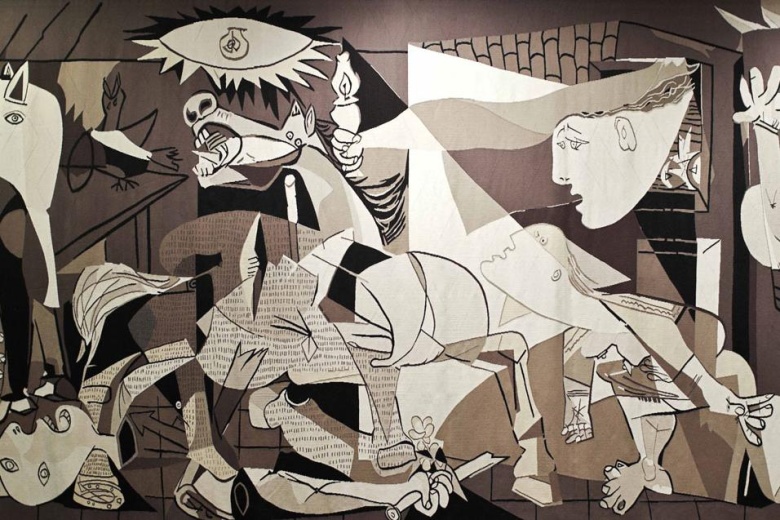 Фрагмент картины Пабло Пикассо "Герника".