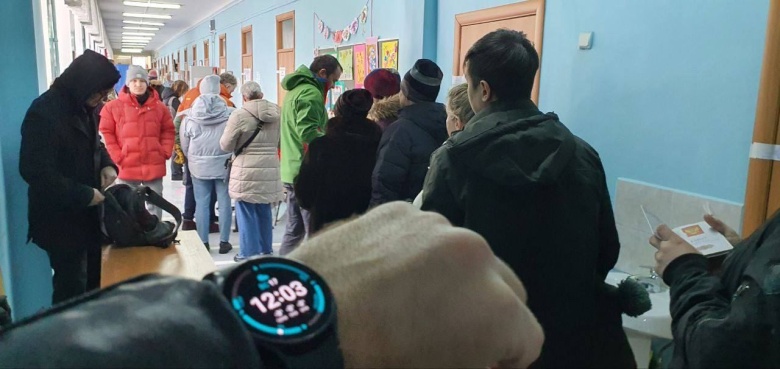 Очередь на избирательном участке в России, 17 марта 2024 года