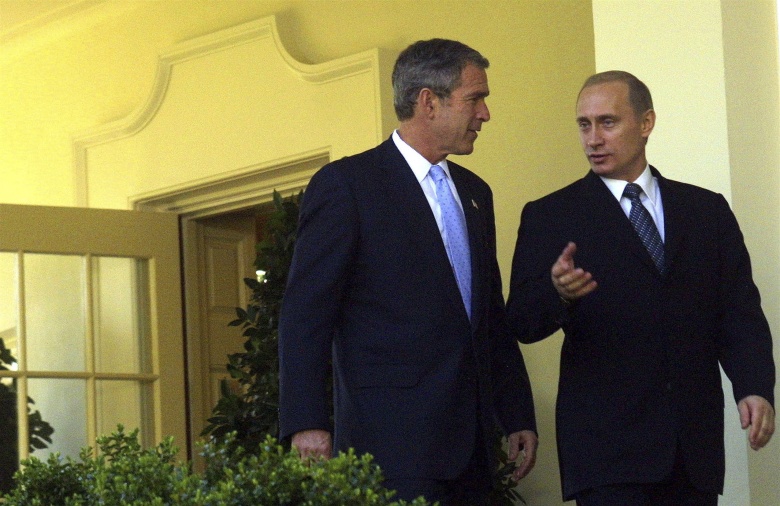 Джордж Буш и Владимир Путин в 2001 году