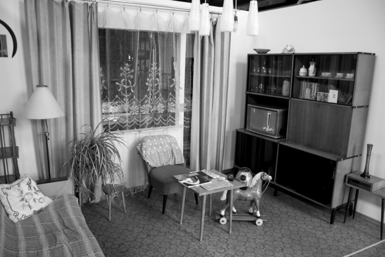 Реконструкция образцовой гостиной в «хрущевке», середина 1960-х