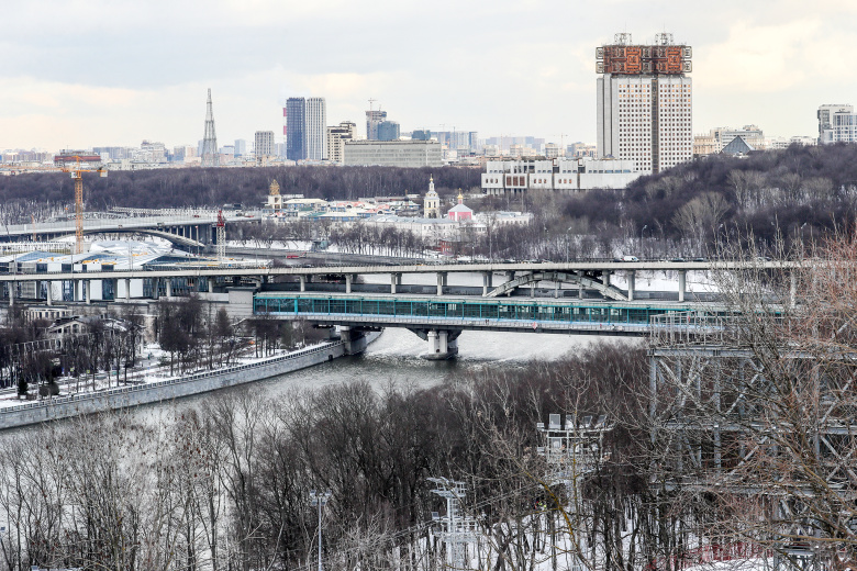 Москва, вид со смотровой площадки на Воробьевых горах. 14 марта 2023 года