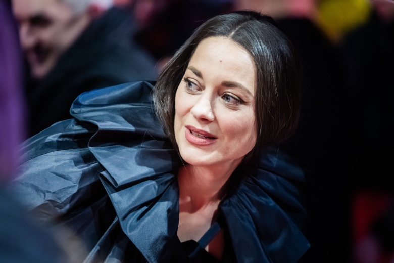 Берлин, 16 февраля 2025 года. Актриса Марион Котийяр на премьере фильма "Ледяная башня", участвующем в конкурсе 75-й Берлинале