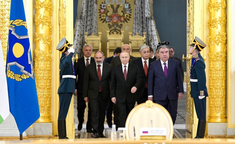Владимир Путин и лидеры стран-членов ОДКБ