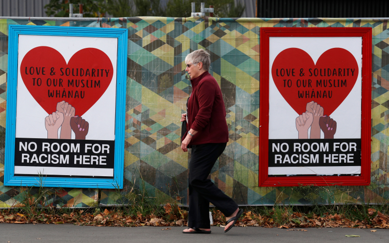 Плакаты в поддержку жертв теракта. Крайчестер. Фото: Jorge Silva / Reuters