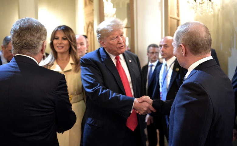 Дональд Трамп и Владимир Путин после пресс-конференции в Хельсинки, 16 июля 2018 года. Фото: Kremlin.ru