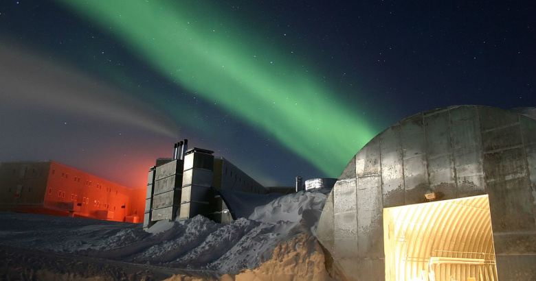 Полярное сияние на станции «Амундсен-Скотт». Фото: Chris Danals / National Science Foundation