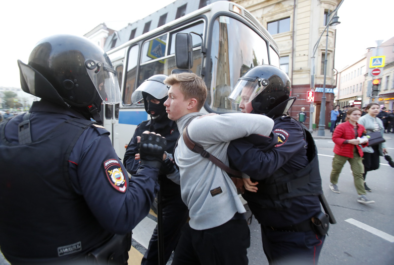 Митинг на проспекте Сахарова. Фото: Maxim Shemetov / Reuters