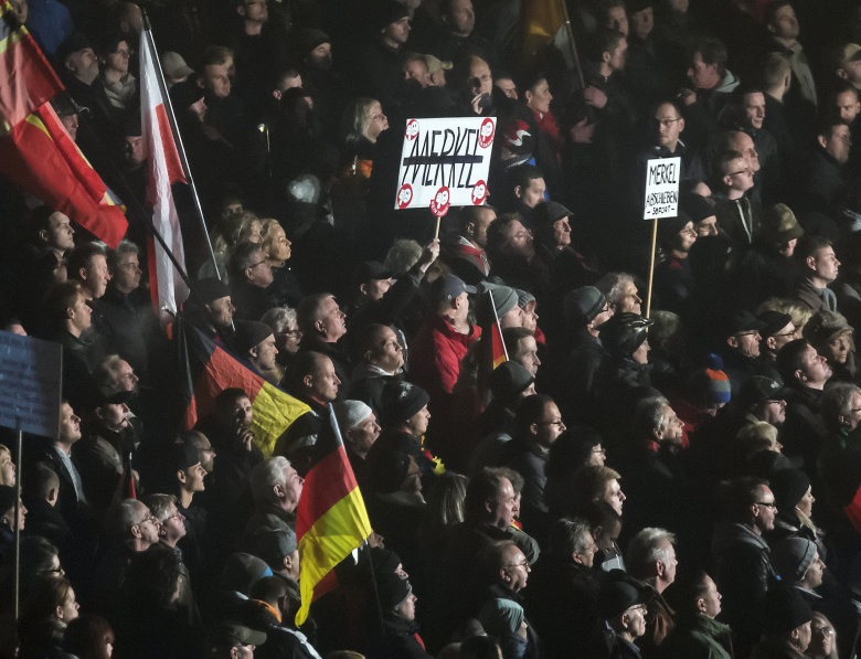Антимиграционный митинг, организованный партией "Альтернатива для Германии" в Эрфурте