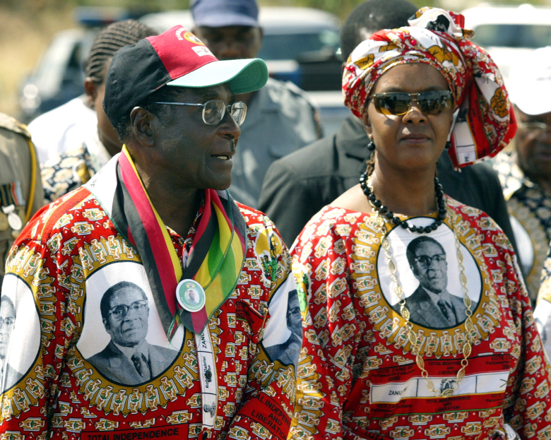 Роберт Мугабе и его жена Грейс, 2005 год