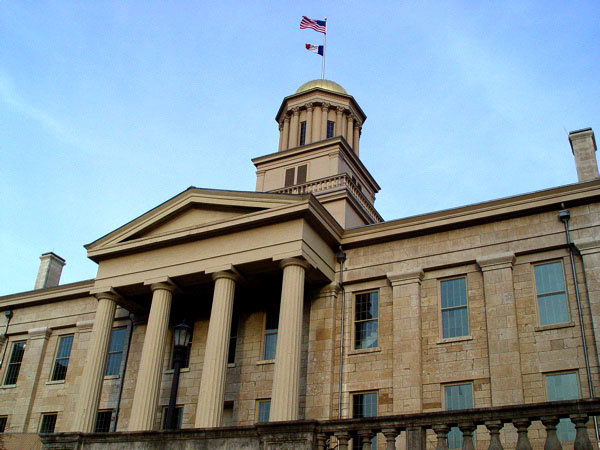 Старое здание капитолия штата Айова, которое с 1857 года используется университетом. Фото: Wikipedia