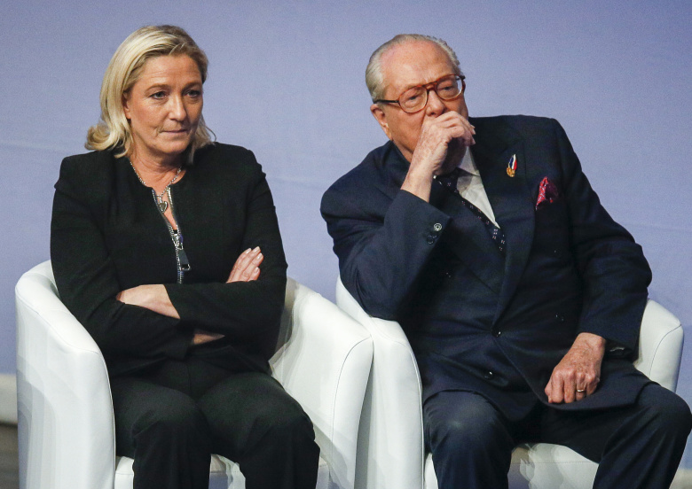 Марин и Жан-Мари Ле Пен на собрании Национального фронта в Лионе.