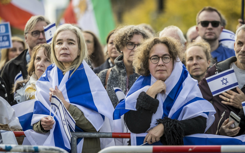 Манифестация в поддержку Израиля у Бранденбургских ворот в Берлине, 22 октября 2023 года